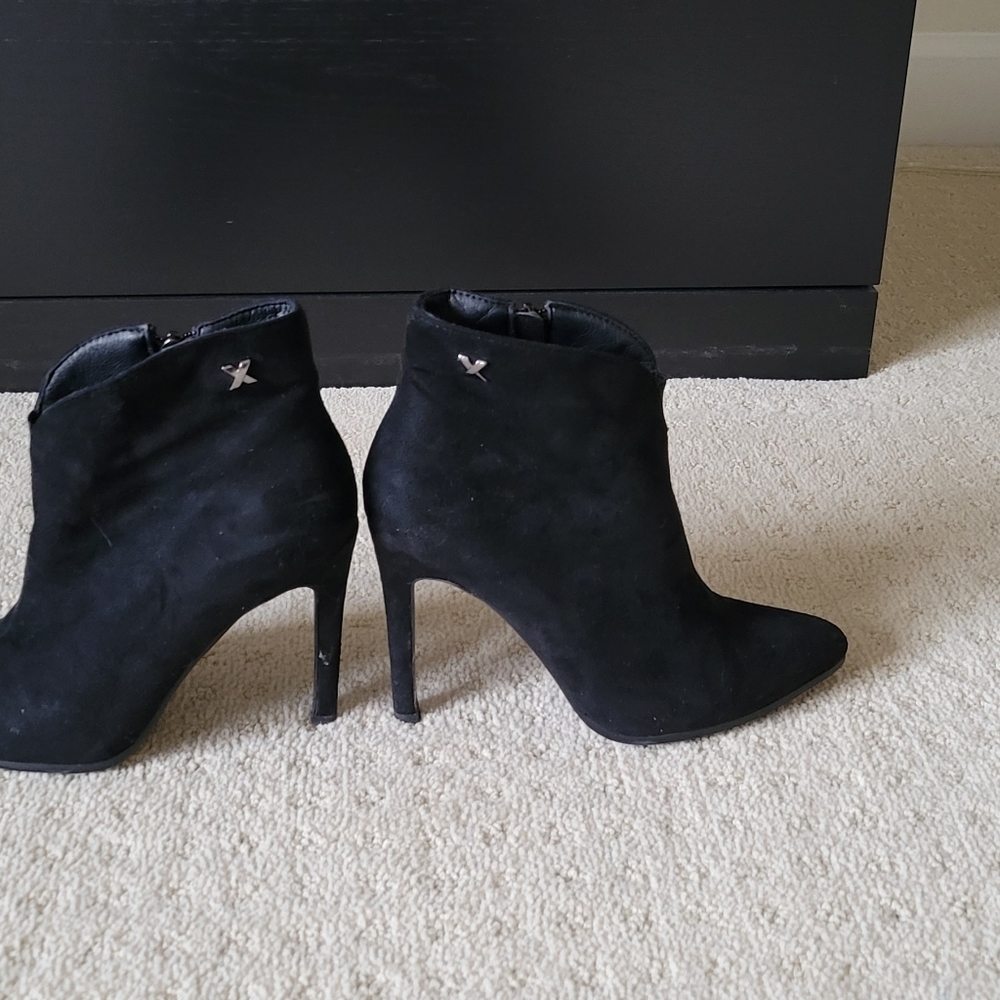 Fox & Dogs Booties - Picture 7 of 10